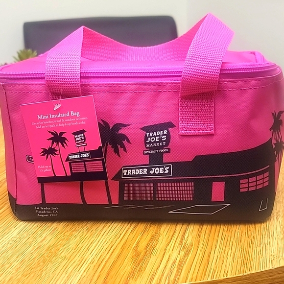 Set of 2 Trader Joe’s Pink and Teal Mini Insulated Bags - Newly Released - Picture 3 of 8